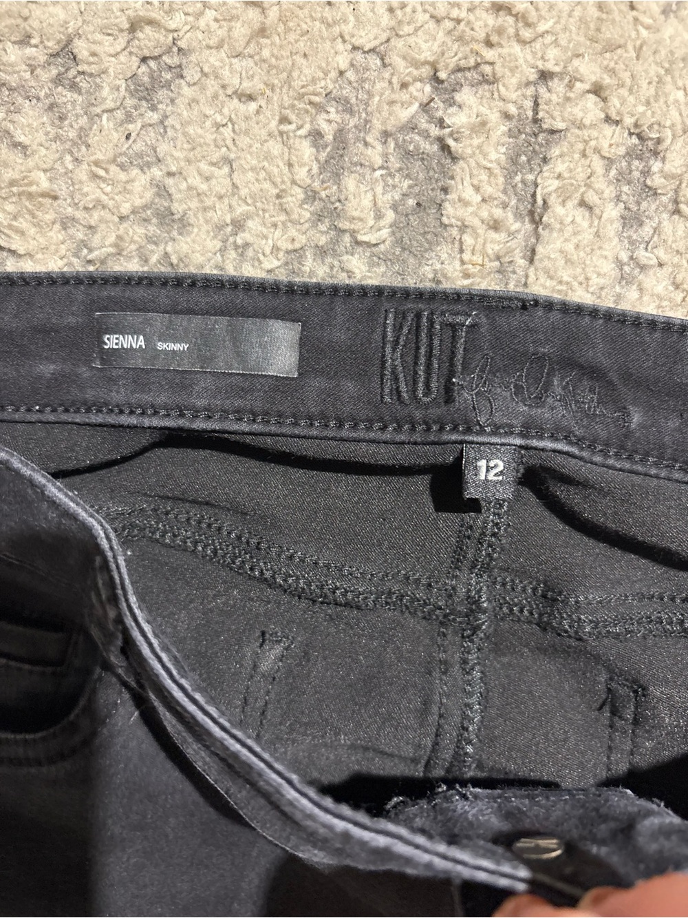 Kut from the Kloth sienna skinny black straight jeans pants size 12 - Picture 4 of 5